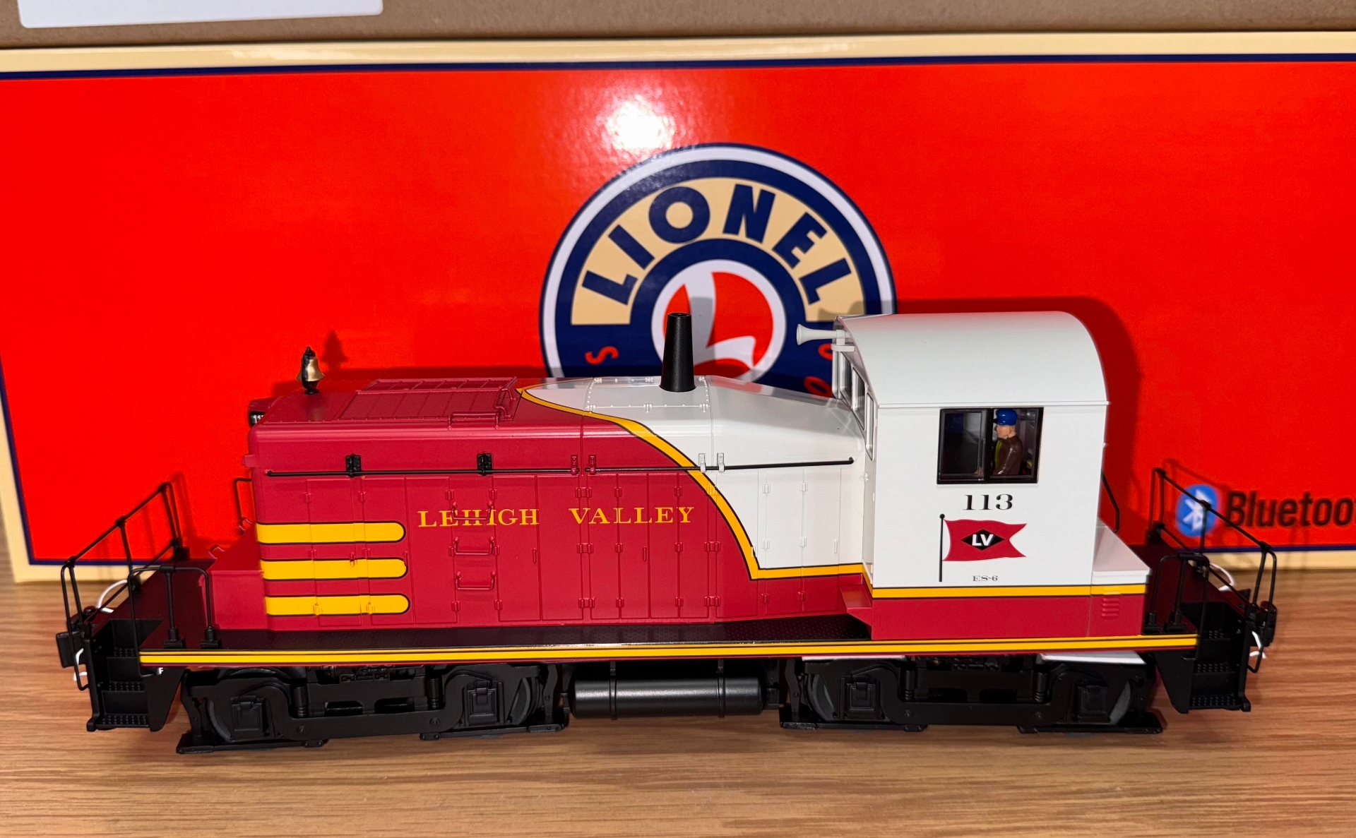 0042105_lionel-lehigh-valley-legacy-sw1-diesel-113.jpeg
