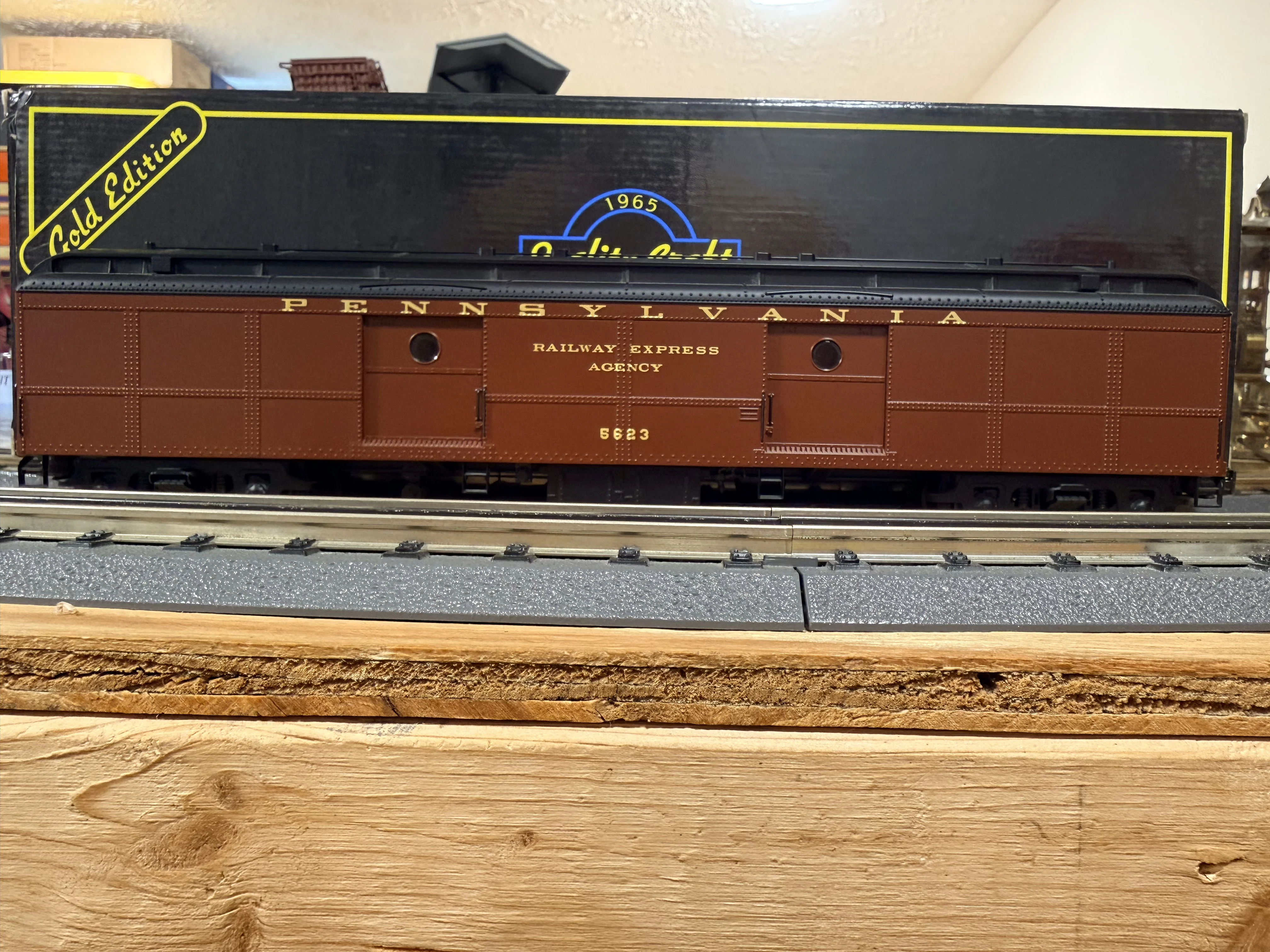 B60b Baggage/Mail Car 